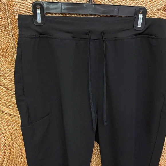 Mandala Scrub Jogger Pants Black - Picture 8 of 9
